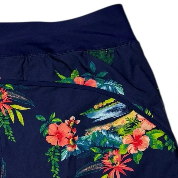 NWOT Lands' End Women's 5" Quick Dry Elastic Waist Board Shorts with Panty - Picture 5 of 9